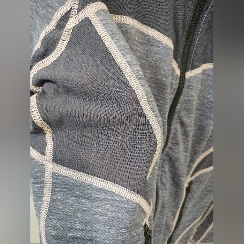 Zella jacket - Picture 3 of 6
